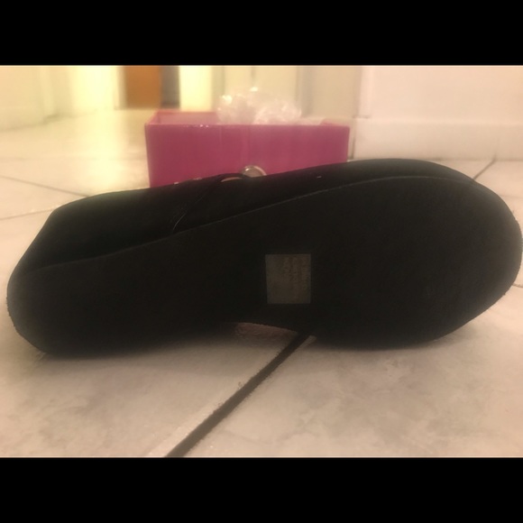 Sandals - Picture 3 of 3